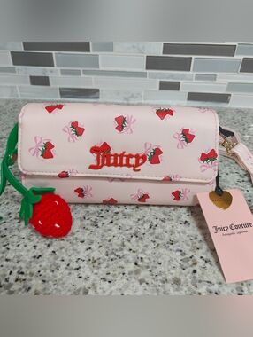 Juicy couture Sweet strawberry crossbody (Powder Blush pink)